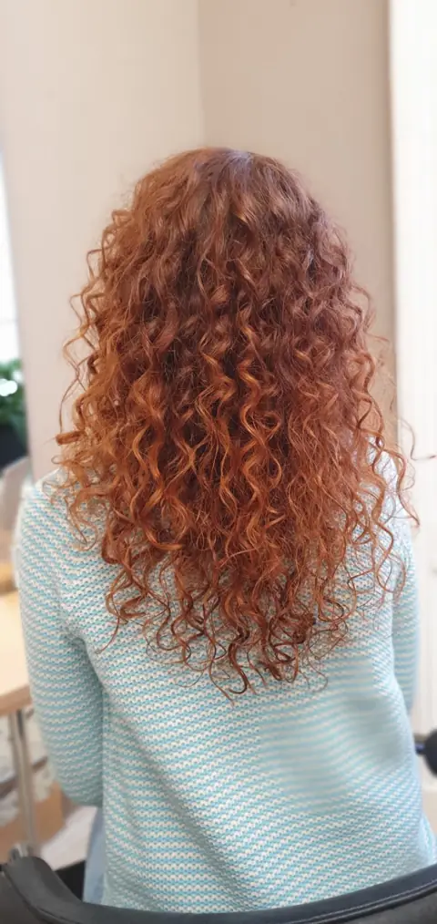 Kupferrote Locken
